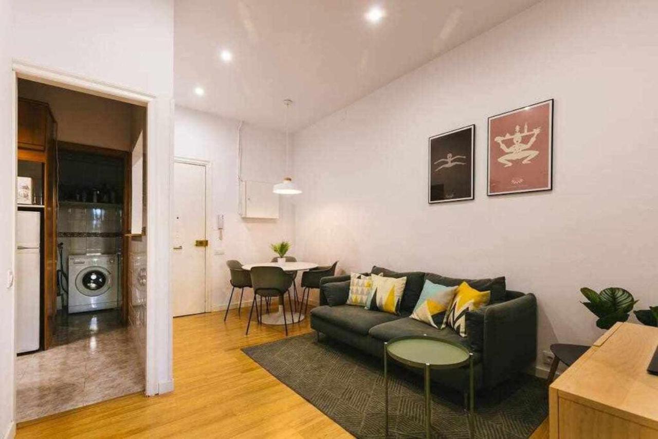 Cozy & Central Apartment Barcelona Exterior photo